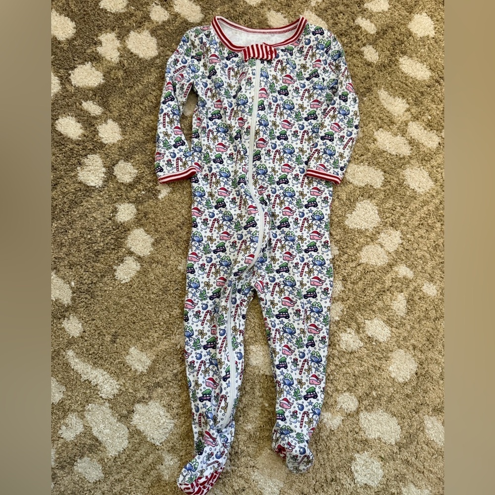 Vineyard Vines Christmas Sleeper Onesie 6-12 months
